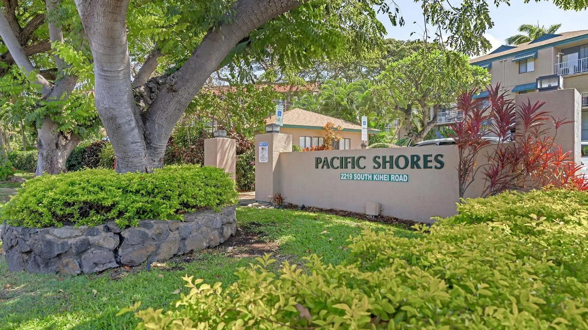 Pacific Shores B-409 - Beautifully Renovated Ocean View, 2 Bd / 2 Ba, Split Ac! Kihei United States