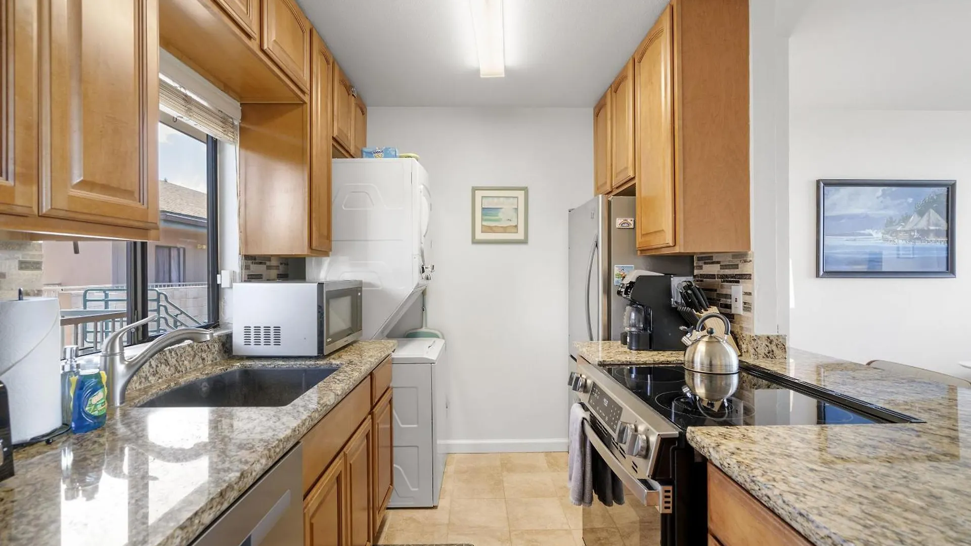 Pacific Shores B-409 - Beautifully Renovated Ocean View, 2 Bd / 2 Ba, Split Ac! Kihei Holiday home