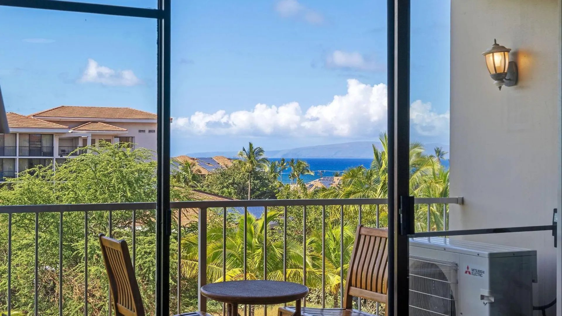 Pacific Shores B-409 - Beautifully Renovated Ocean View, 2 Bd / 2 Ba, Split Ac! Kihei United States
